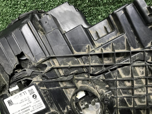 Битая Фара левая BMW 5er G30 (17-20) Adaptive LED