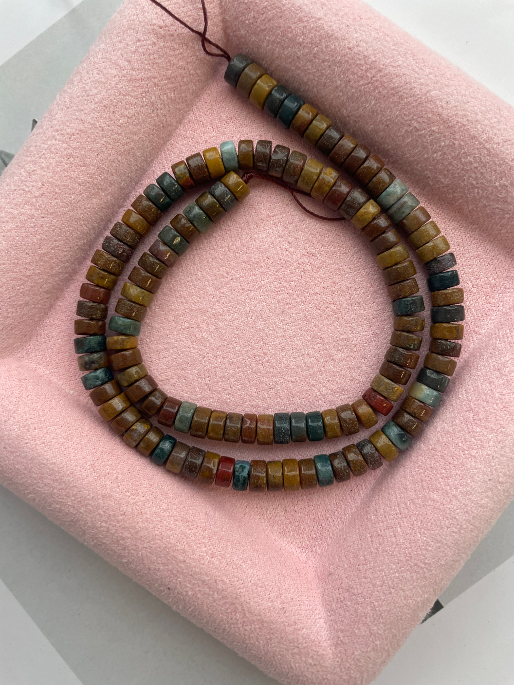 Нить бусин из яшмы 6,4мм ("таблетка")