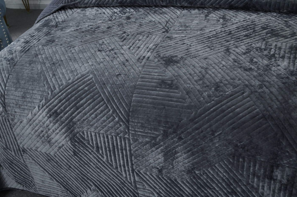 Покрывало 220х240 и 2 наволочки 50х70 Sofi De MarkO Патрисия Антрацит