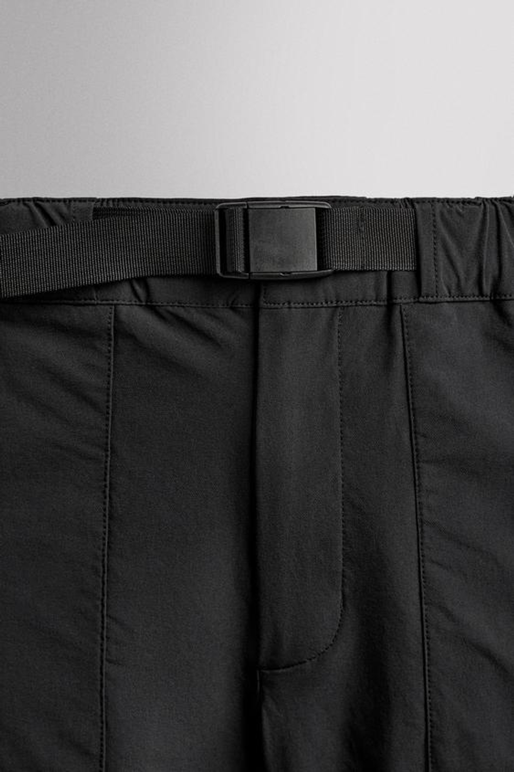 ZARA БРЮКИ ИЗ ВЫСОКОТЕХНОЛОГИЧНОЙ ТКАНИ С РЕМНЕМ, ЧЕРНЫЙ