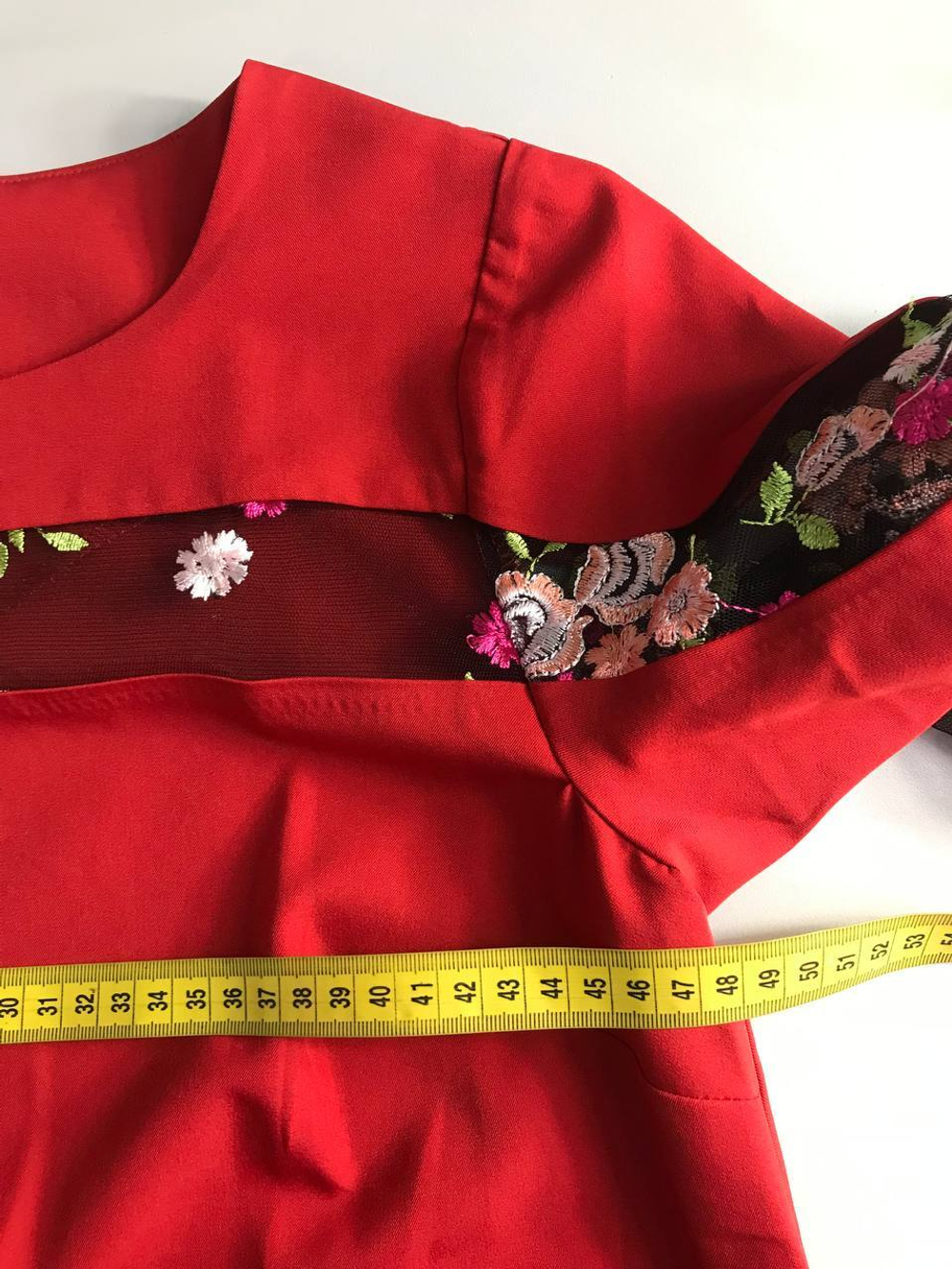 Платье Aziar яркое с вышивкой, визуально на 50 размер, новое