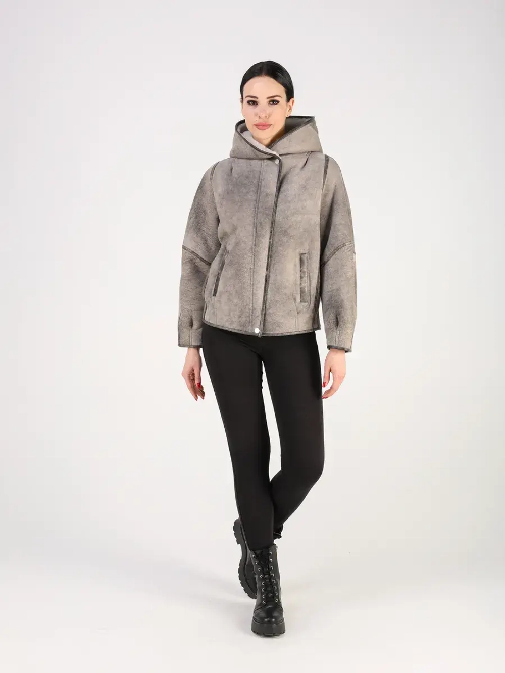 Дубленка зимняя натуральная короткая куртка с капюшоном