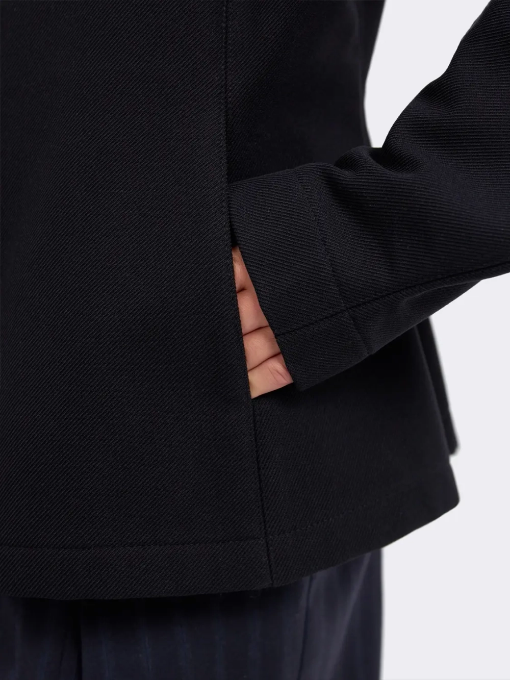 Куртка черная с объемными рукавами Ola Ola OLA OLA