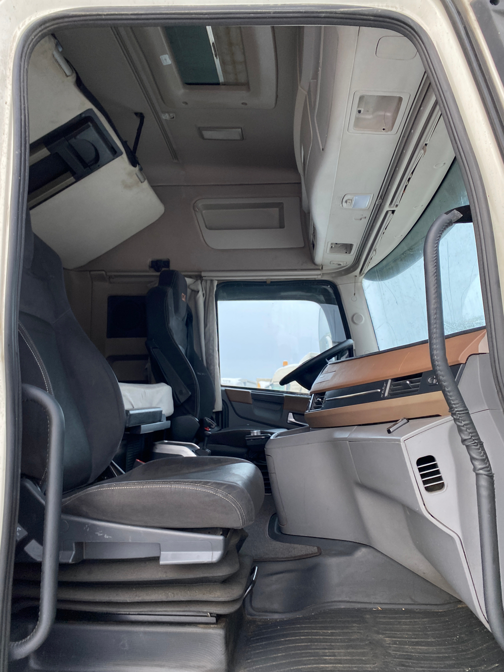 DongFeng GX 4x2 Седельный тягач DFH4180 (Дизельный, 13,0 л, 509 л.с., АТ)