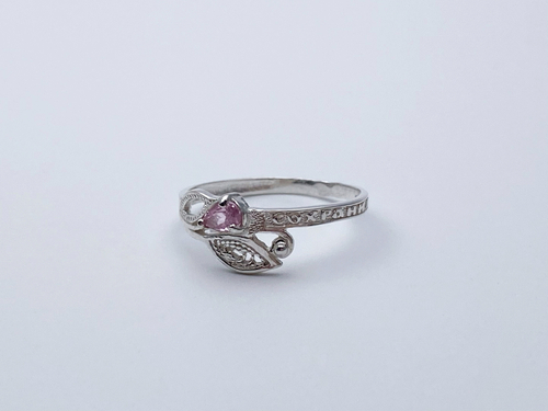 Кольцо из серебра  с камнями/Серебро/С камнями