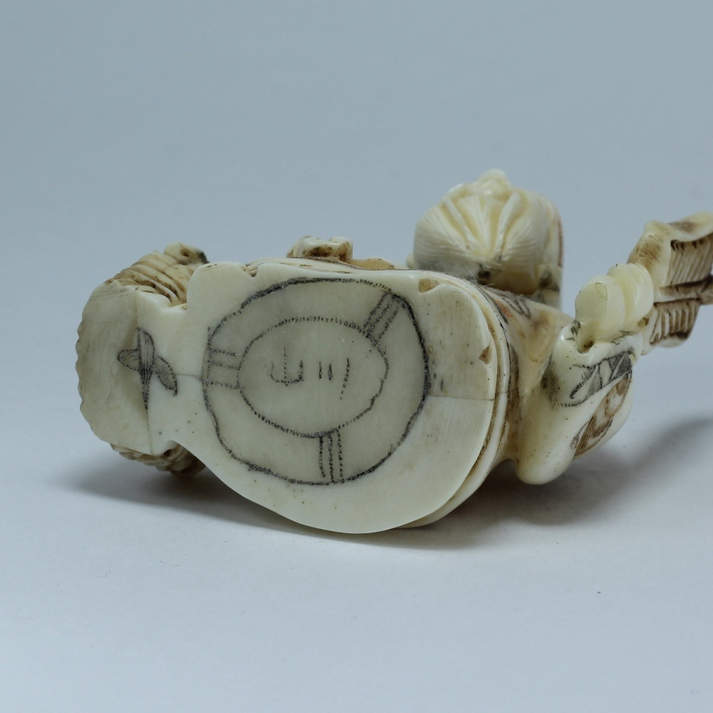 Эксклюзивная нэцкэ Дзюродзин с корзиной кукурузы и веером