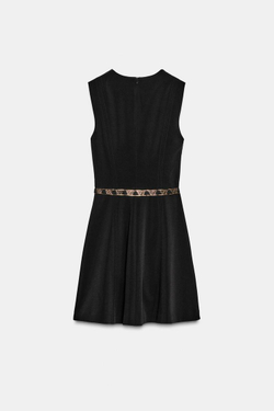 ZARA МИНИ-ПЛАТЬЕ С ЗОЛОТЫМ РЕМНЕМ, ЧЕРНЫЙ