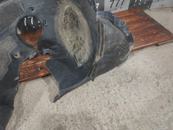 Подкрылок передний правый BMW X1 (F48) 15-нв Б/У Оригинал 51717342176