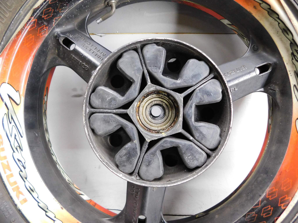 колесо заднее Suzuki V-Strom DL1000 2003