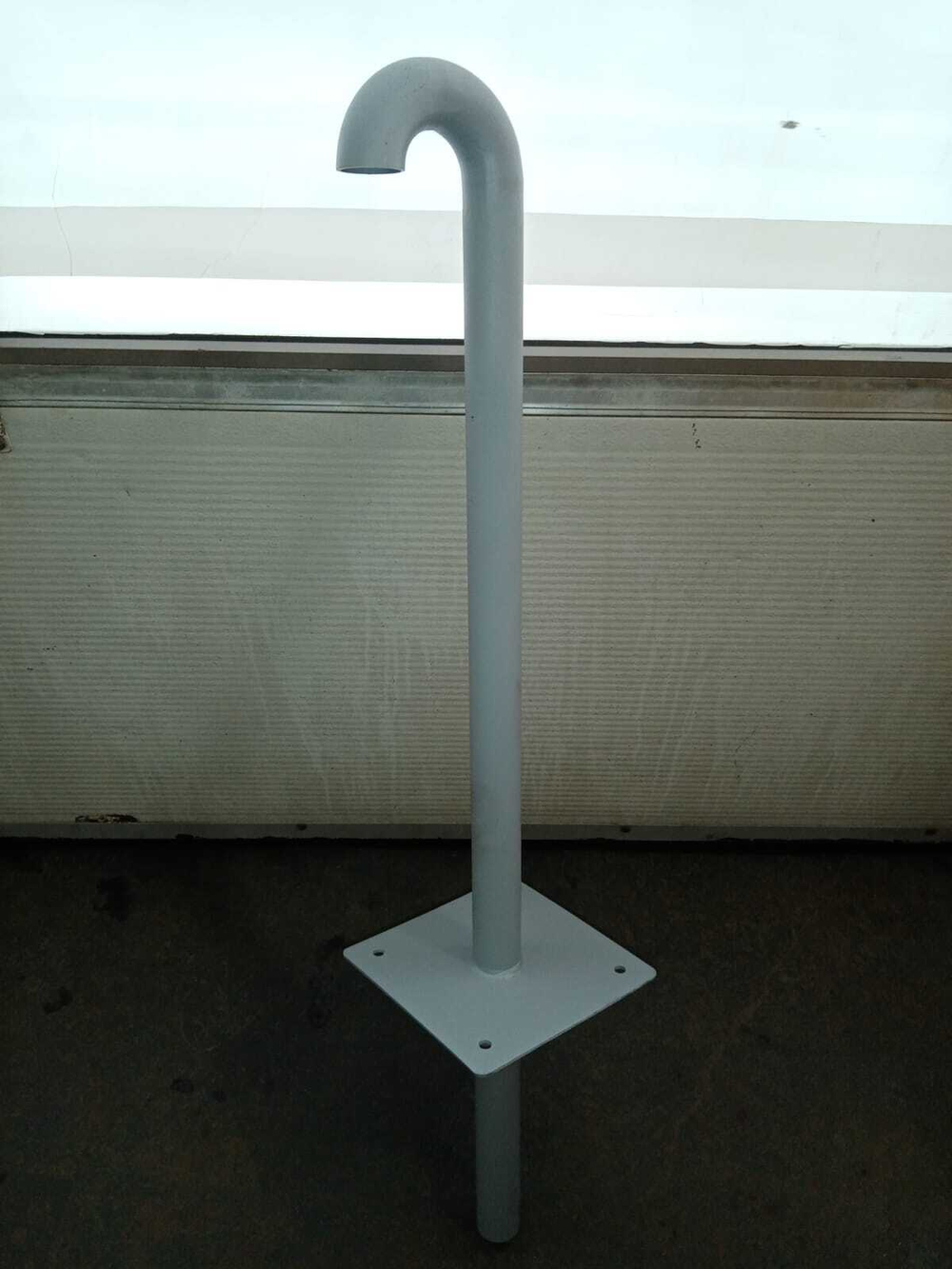 ПК Гусак ПГ1 40-1500 с пластиной 200x200x4 с приваркой, грунт-эмаль RAL7040 1 слой