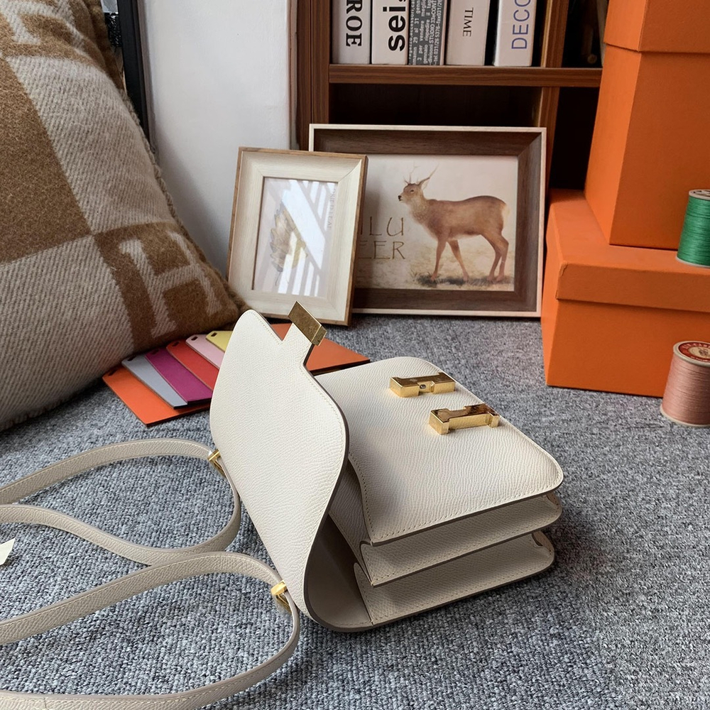 Hermes Constance 18