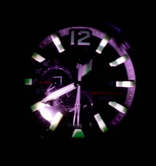 Casio GWN-Q1000-1A G-SHOCK-PREMIUM в темноте