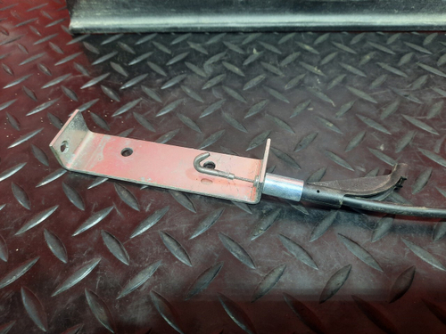 Накладка ручки бардачка левая 2018 год.