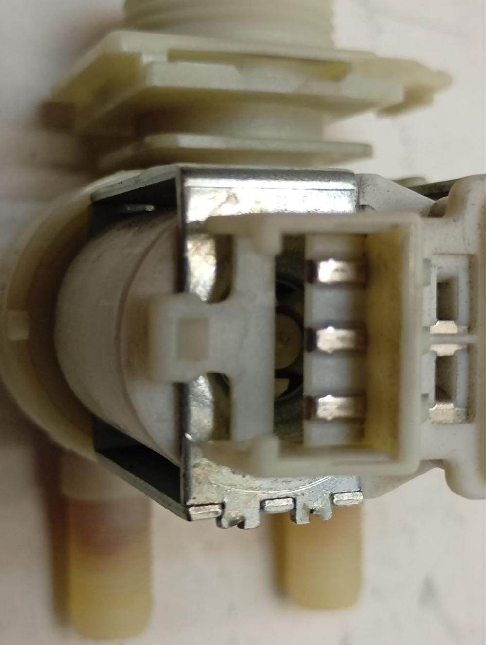 WFXI2840EU кт22 Клапан подачи воды для стиральных машин Siemens Bosch 900047098 б/у