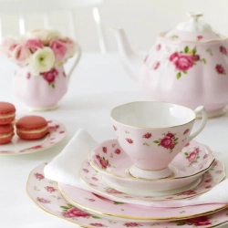 Royal Albert Чай для одного Новая страна Розовые розы