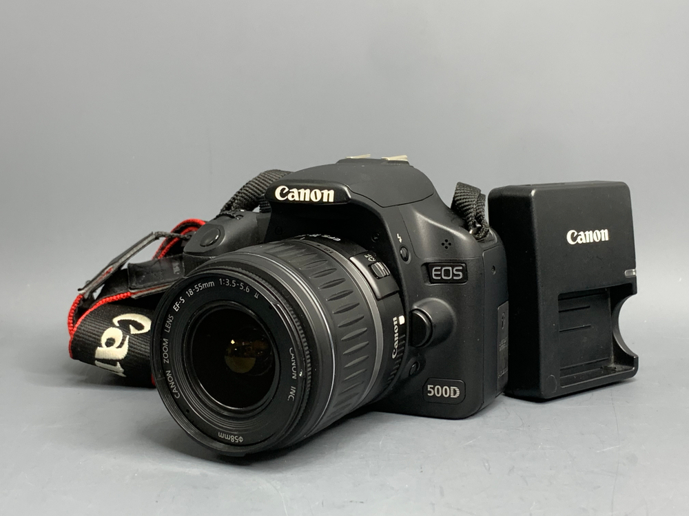 Canon 500D kit 18-55 mm 7.900 кадров