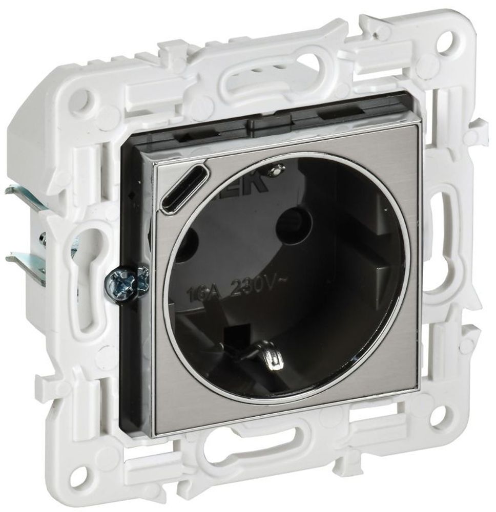 Розетка SKANDY 18Вт 16А с заземл. защ. шторки с USB C SK-R17N никель IEK SK-R14-16-U14-018-K50 Розетка SKANDY 18Вт 16А с заземл. защ. шторки с USB C SK-R17N никель IEK SK-R14-16-U14-018-K50