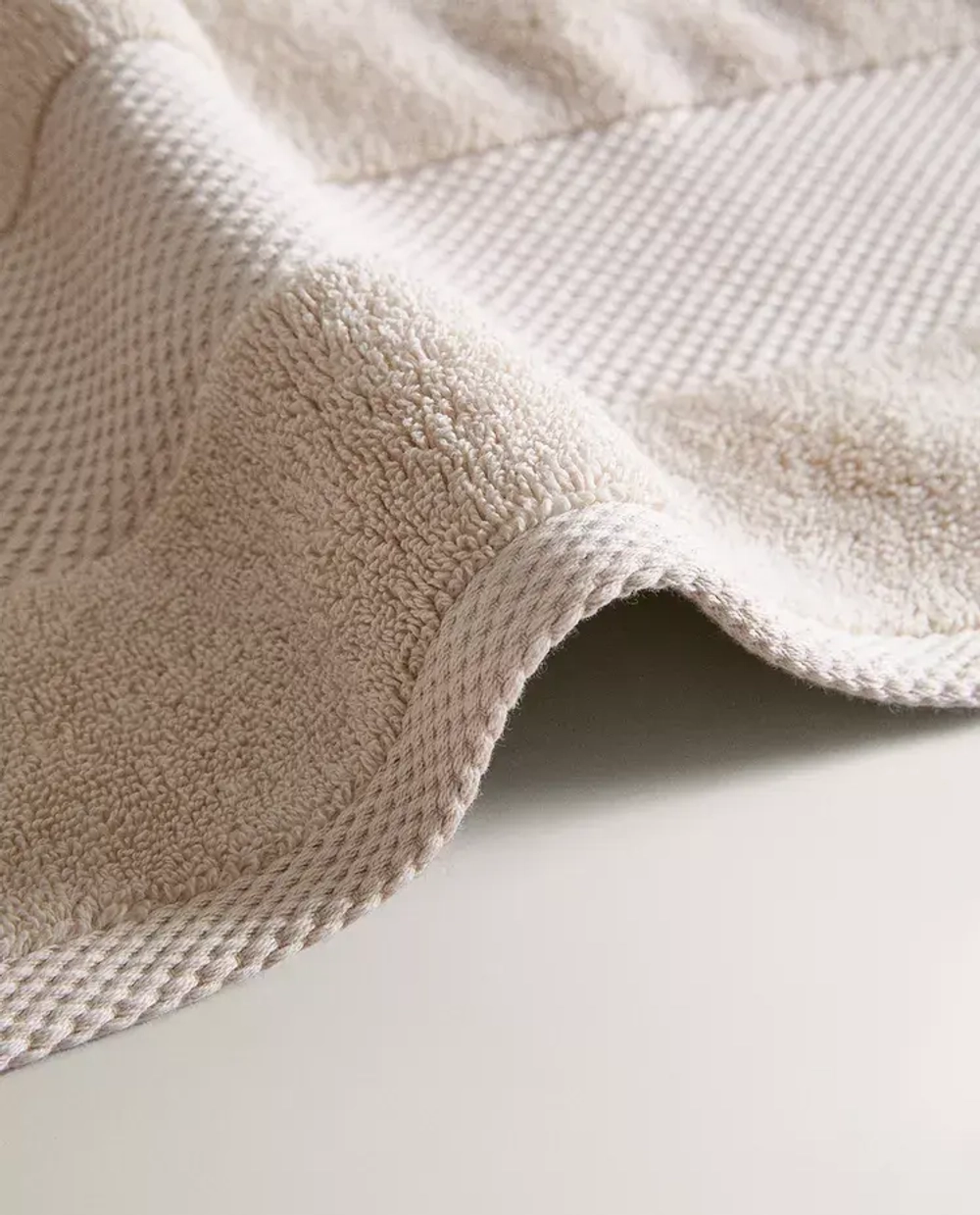 ZARA HOME МЯГКОЕ БАННОЕ ПОЛОТЕНЦЕ, ПЕСОЧНЫЙ