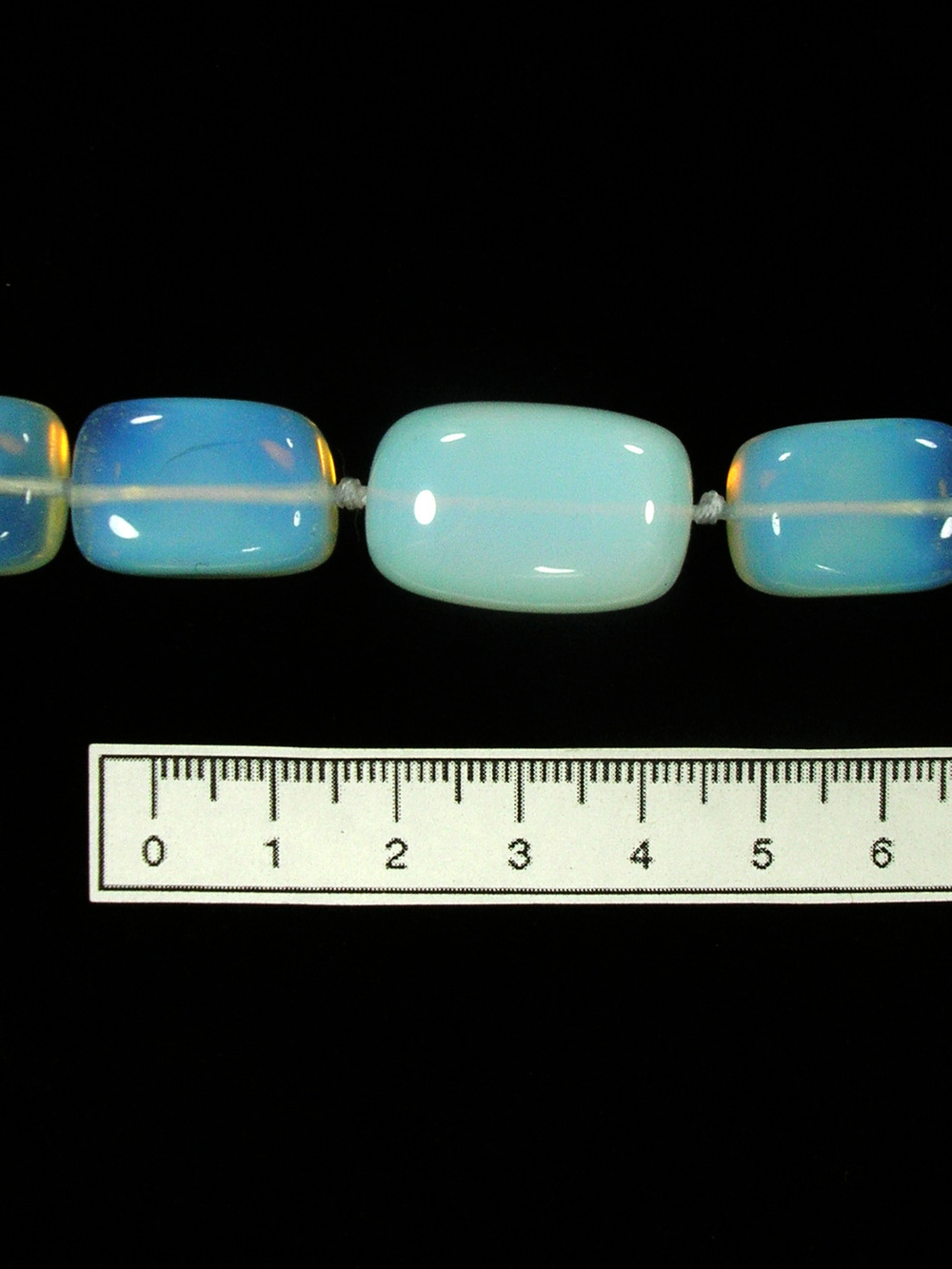 Бусы из Лунного камня lubu003