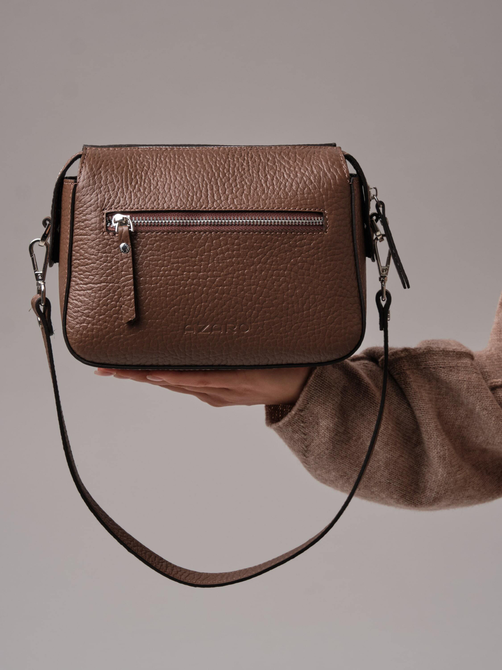 Женская сумка кросс-боди Azaro коричневый какао соло
