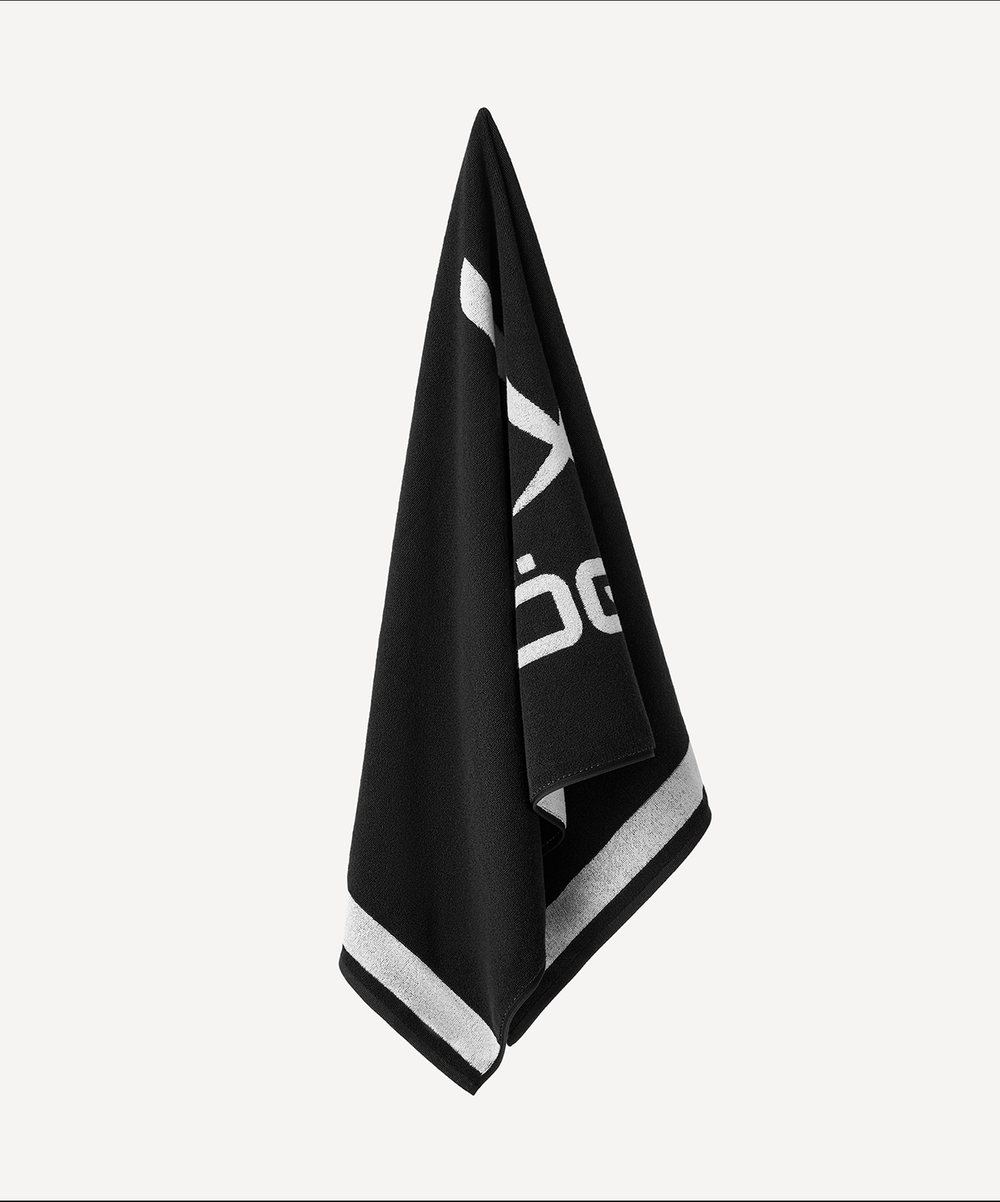 Полотенце спортивное ESSENTIAL Towel L, 70х140, черный/белый