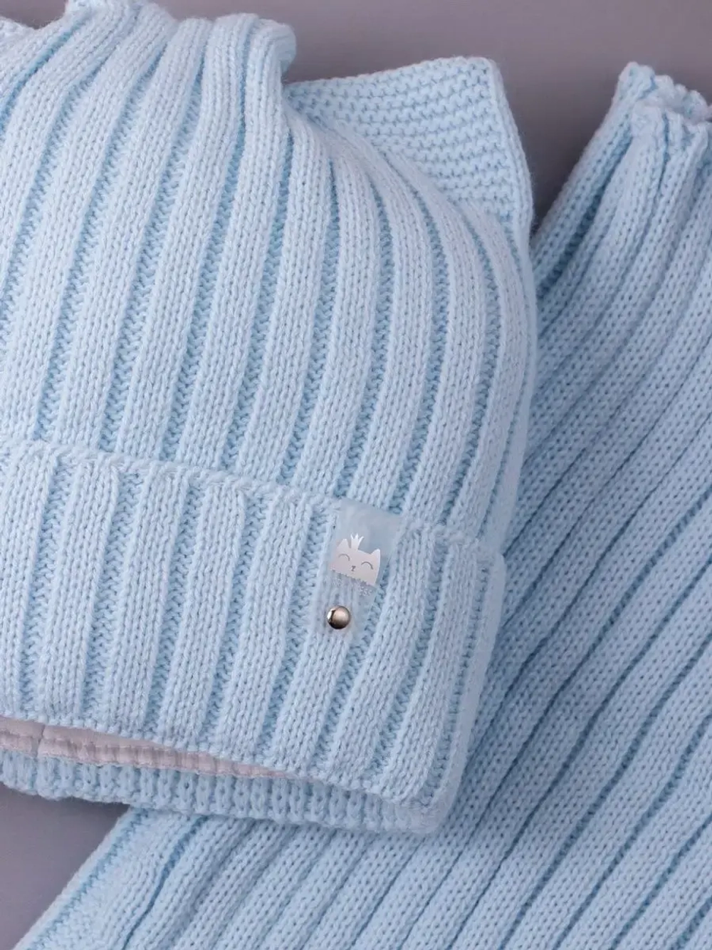 Шапка для девочки осенняя c ушками и снуд