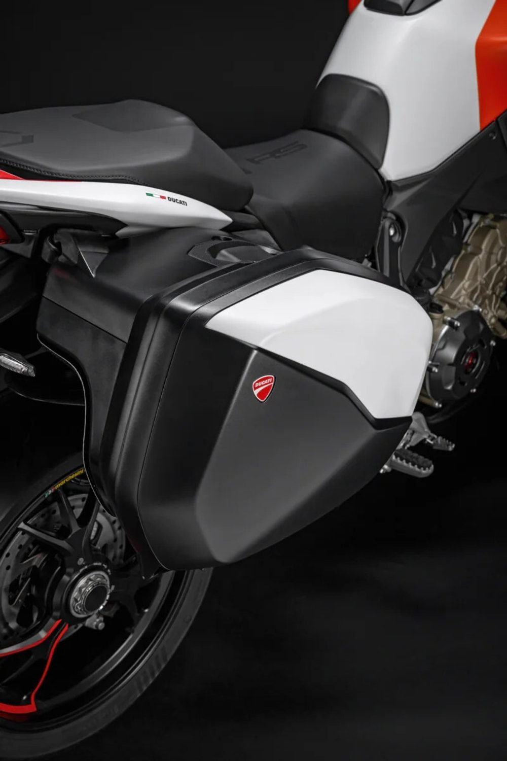 96781551BA RIGID SIDE PANNIERS W/COVERS 96781561AA/D/F/H/T/I/B (MTS V4)