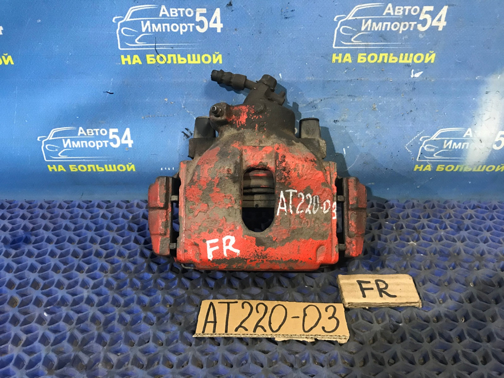 Суппорт тормозной передний правый TOYOTA AVENSIS 1999