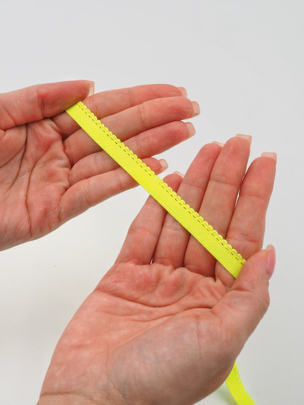 Бельевая резинка лимон-лайм ажурная ширина 10 мм с учетом фестона