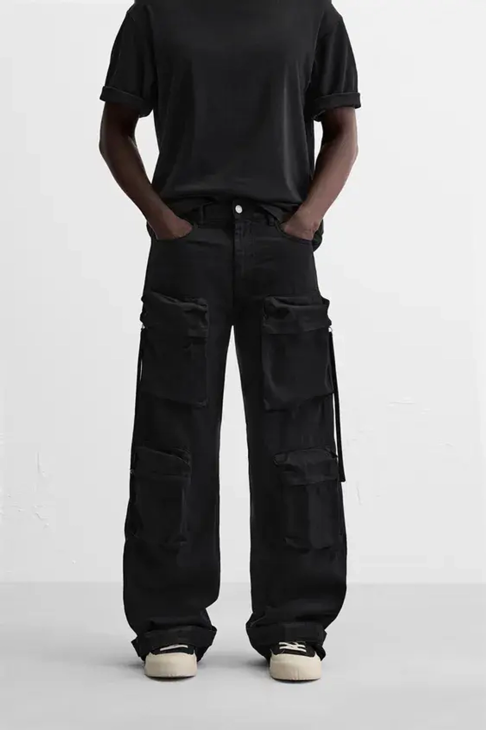 ZARA ДЖИНСЫ КАРГО С КАРМАНАМ, ЧЕРНЫЙ