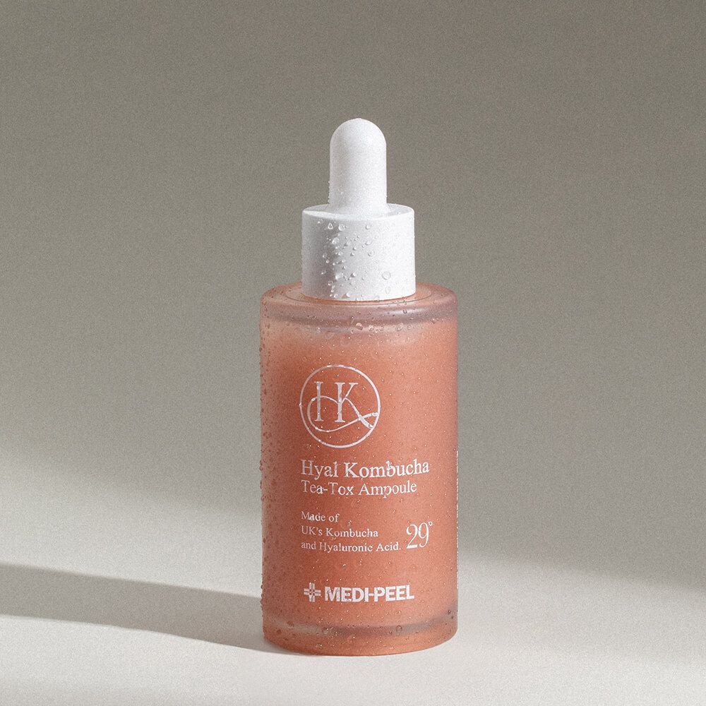 Восстанавливающая сыворотка с 70% комбучи и церамидами MEDIPEEL Hyal Kombucha Tea-Tox Ampoule 50 мл.