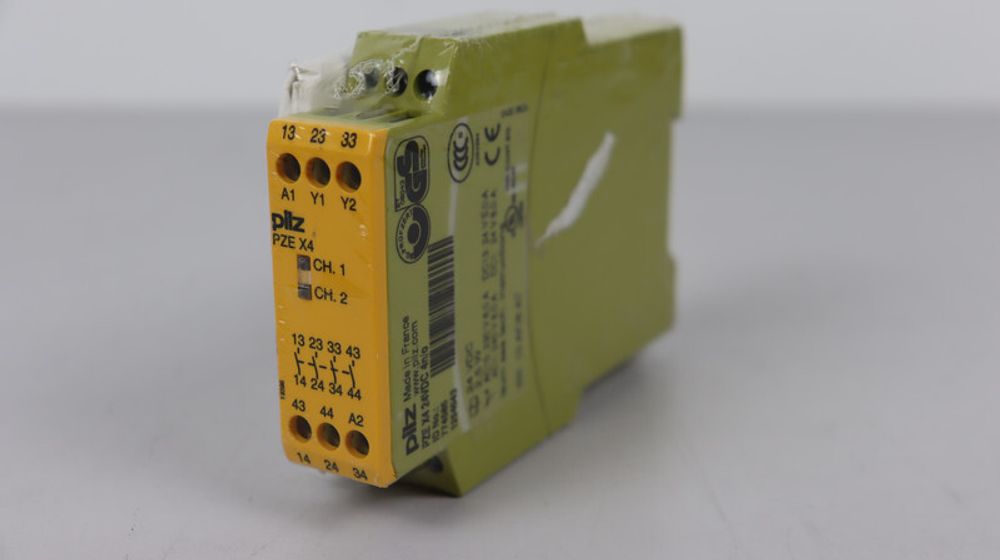 Pilz PZE X4 24VDC 4n/o ID No. 774585