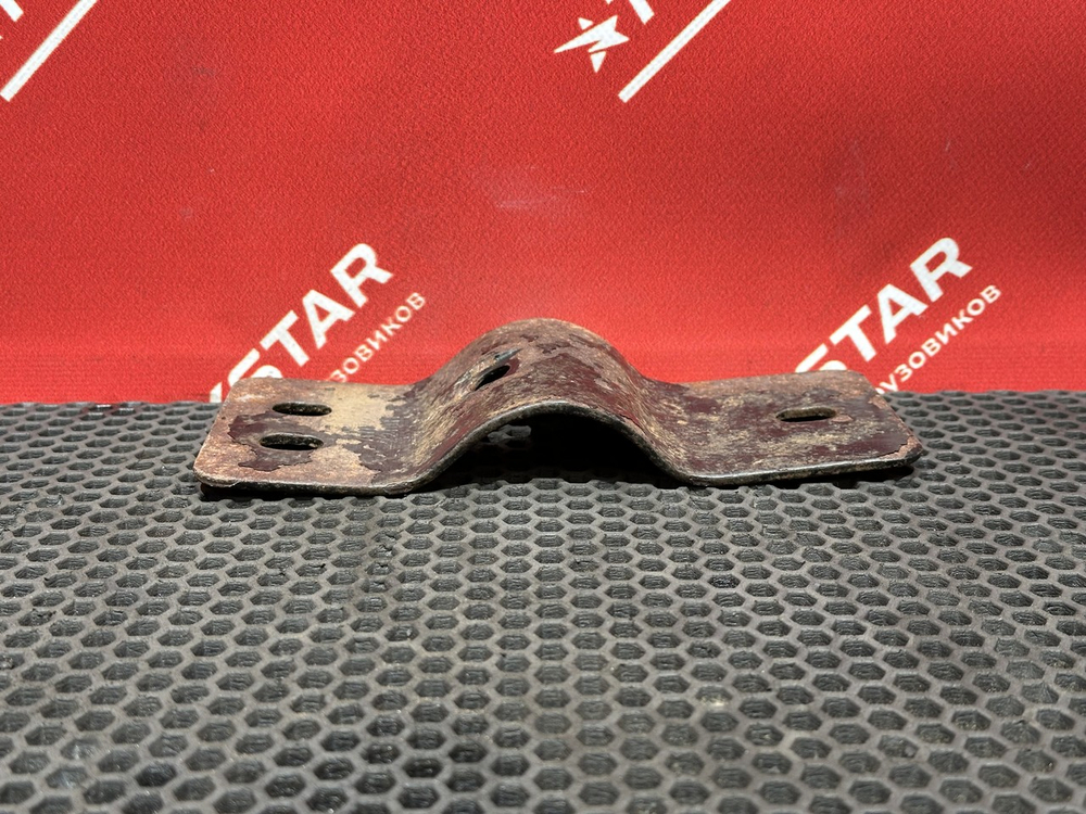 Кронштейн крыла заднего