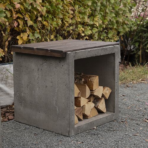 Сиденье для бетонной дровницы