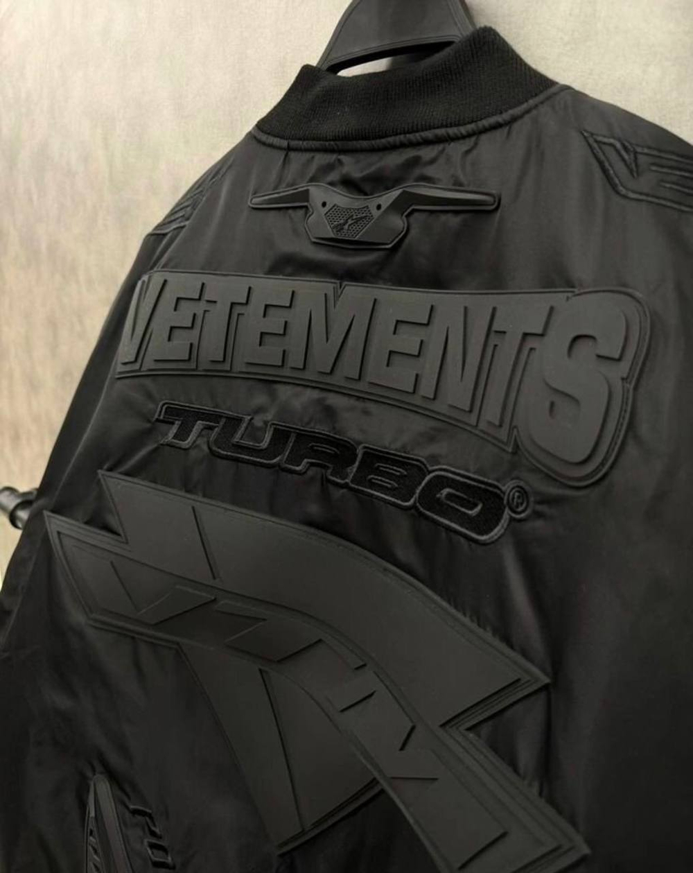 Бомбер Vetements