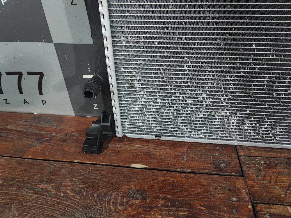 Радиатор двигателя Mercedes A-Class (W176) 12-18 Б/У Оригинал A2465001303