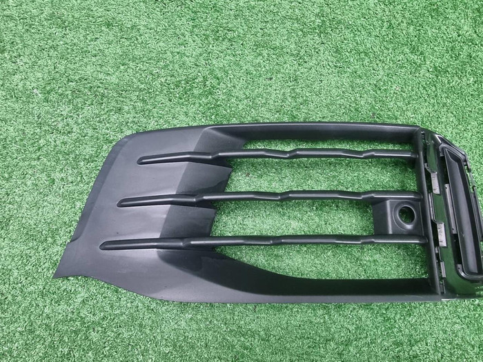 Решетка переднего бампера левая Audi Q7 2 (19-24)