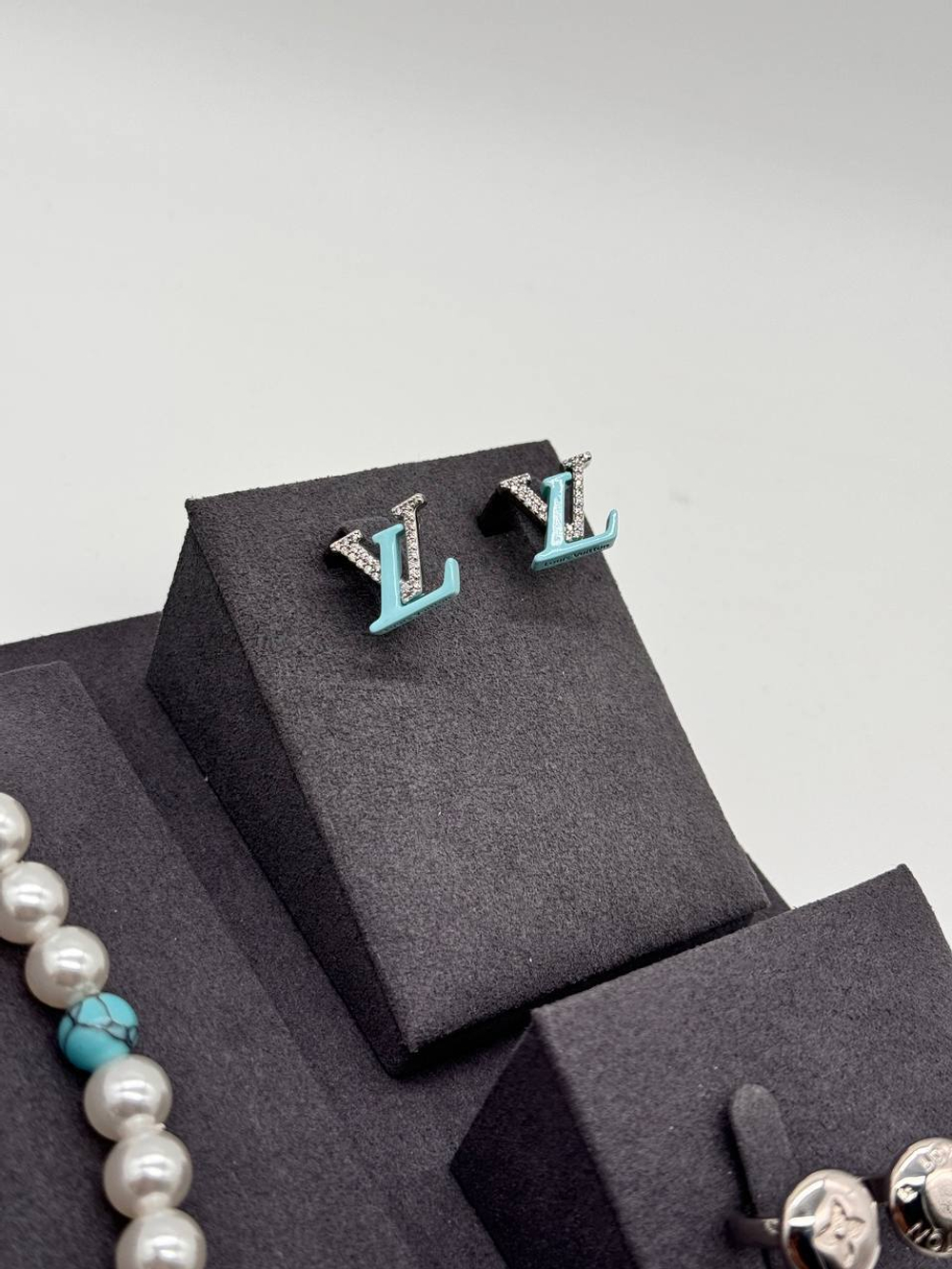 Серьги Louis Vuitton