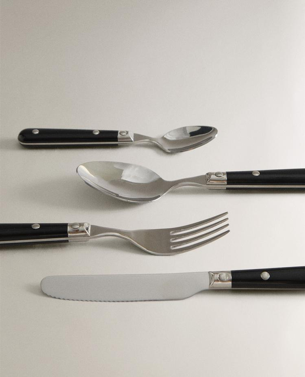 ZARA HOME НАБОР СТОЛОВЫХ ПРИБОРОВ (НАБОР ИЗ 4 ПРЕДМЕТОВ), ЧЕРНЫЙ