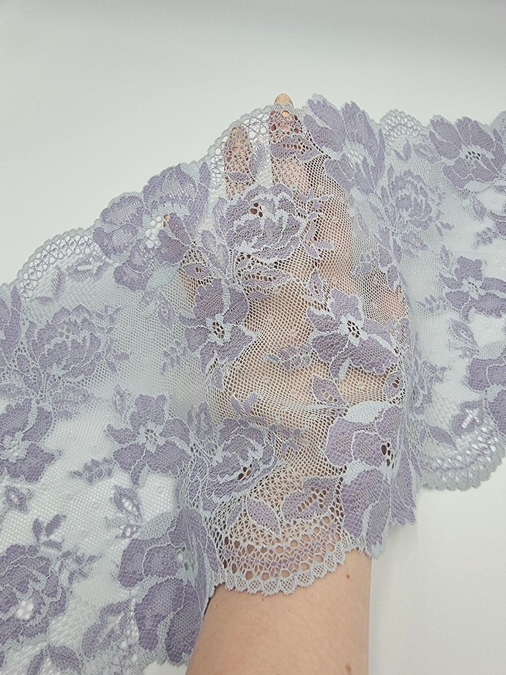 Кружево эластичное пыльно-ментоловый/сиреневый К742