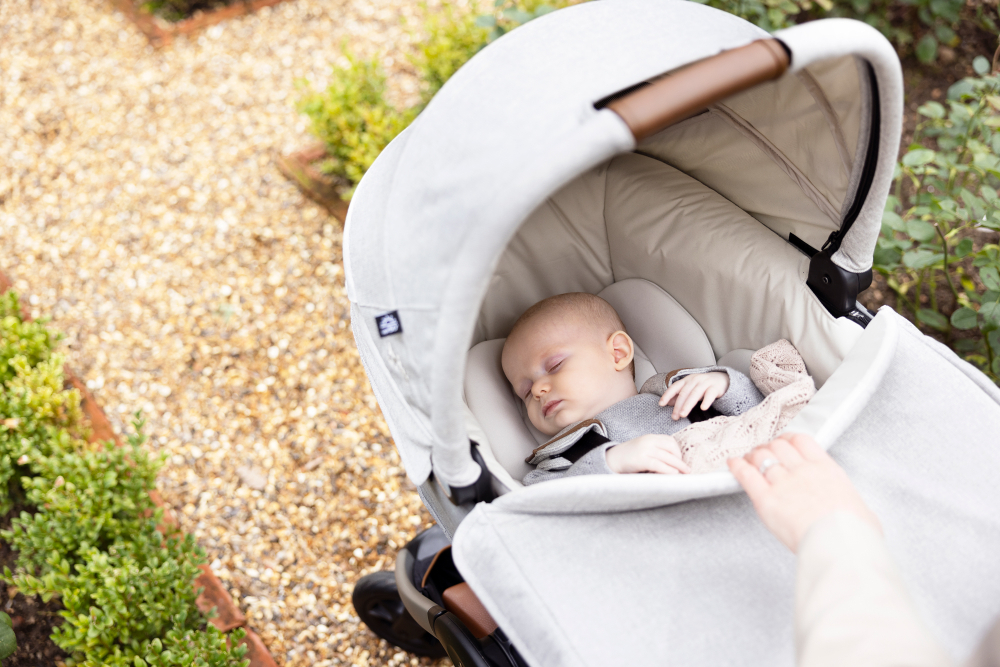 Детское автокресло Joie Calmi