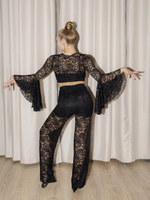 Топ из гипюра с рукавом клеш