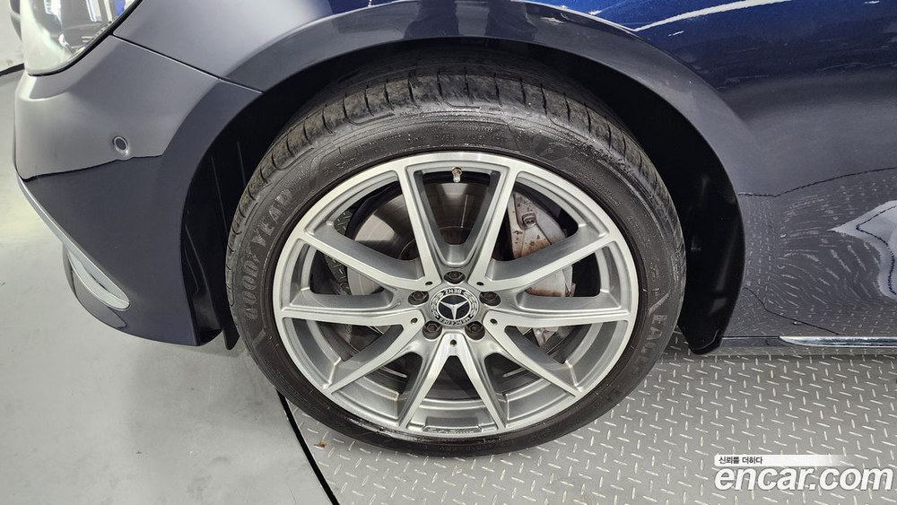 Mercedes-Benz E-Class W213 E300e 4MATIC Exclusive (03.2022)
