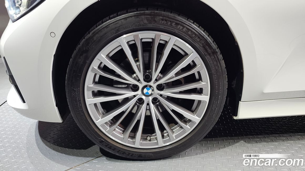 BMW 3 Series (G20) 320i Touring Luxury (12.2020)
