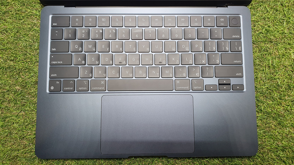 MacBook Air 13 2022 M2 A2681