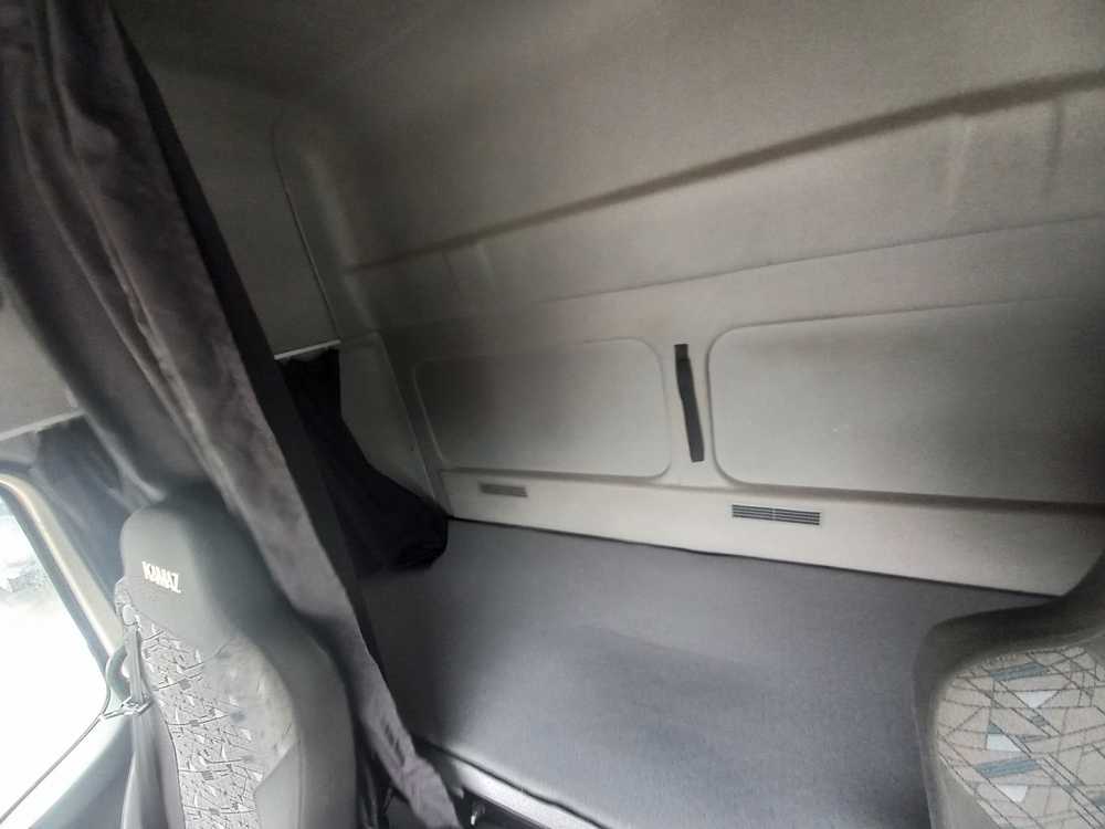 КамАЗ М1840 4x2 Седельный тягач 5490-S5 (Дизельный, 12,0 л, 401 л.с., МТ)