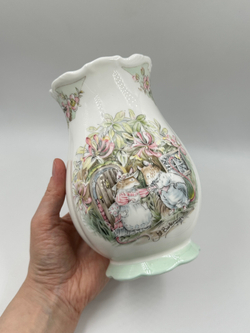 Ваза Royal Doulton, Summer from the Brambly Hedge
