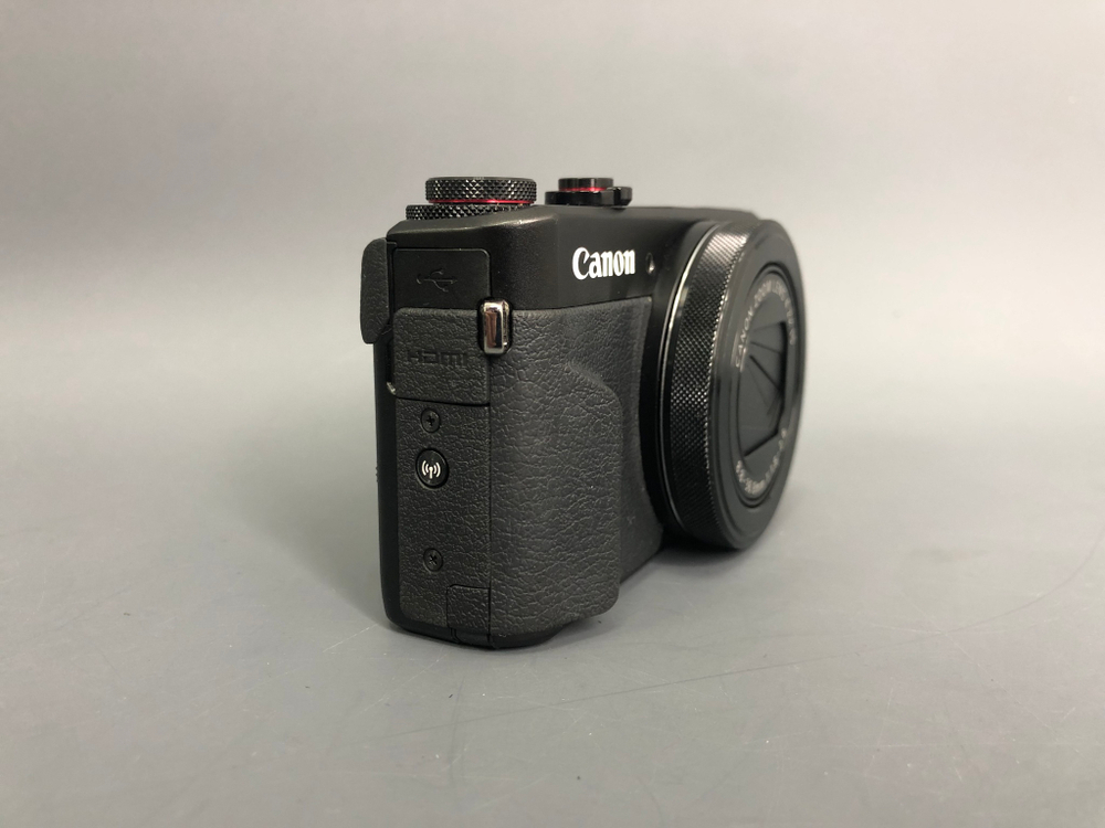 Canon G7X Mark II