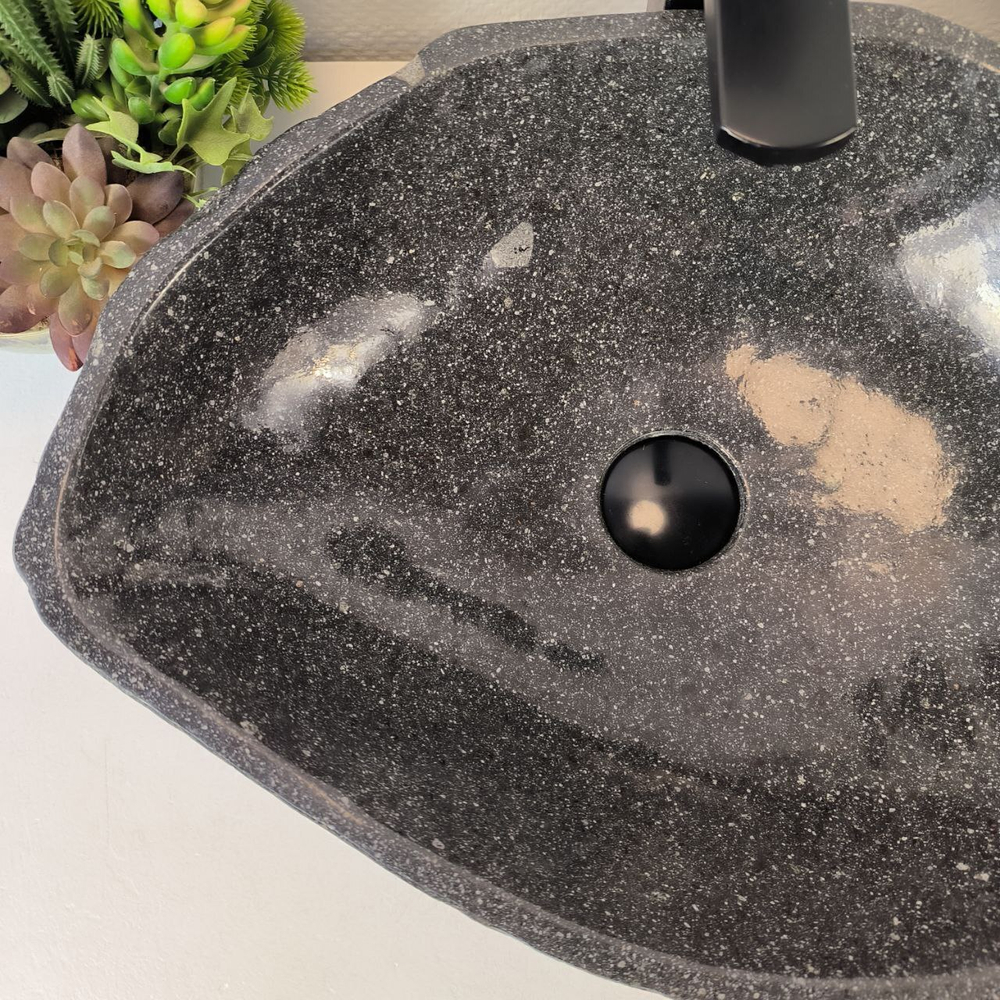 Раковина из речного камня RS-65367 48*37*15 0857