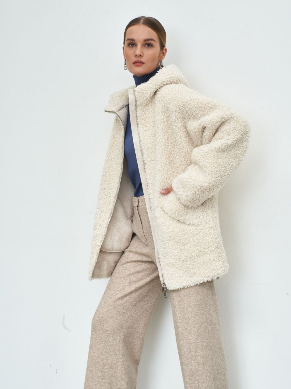 Шуба женская из шерсти мериноса чебурашка тедди, белая, SilverFox